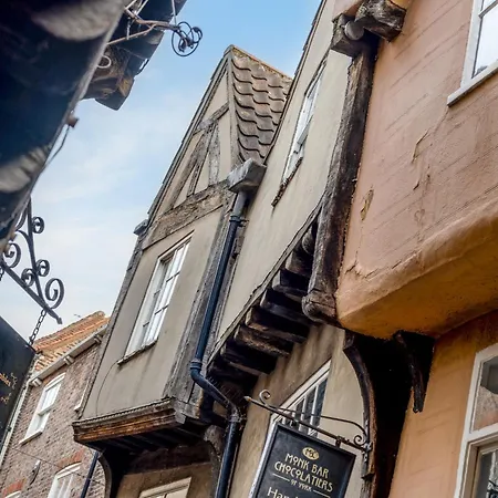 The Shambles - William Morris Apartment